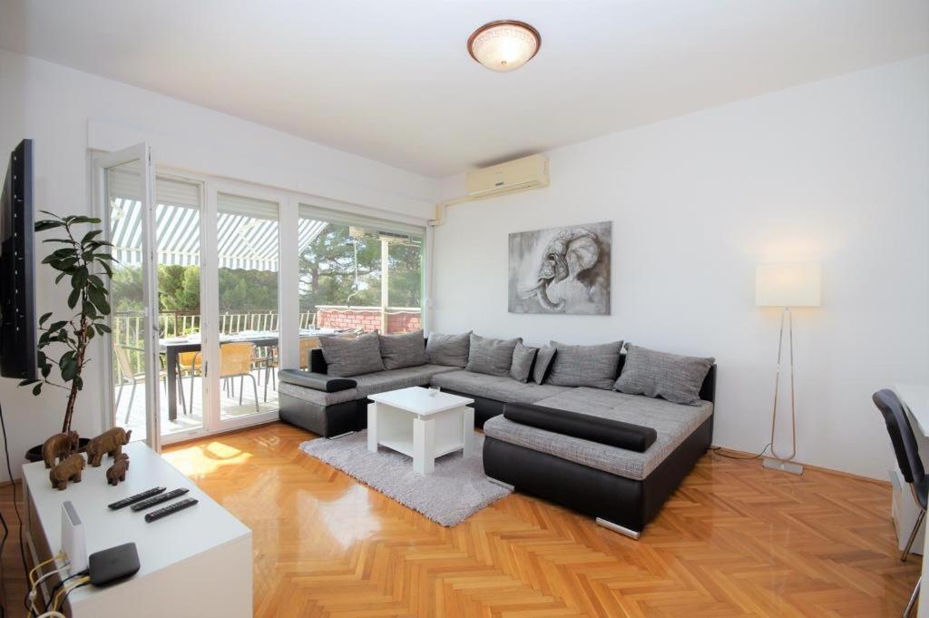 Apartment Deni Pula Ngoại thất bức ảnh