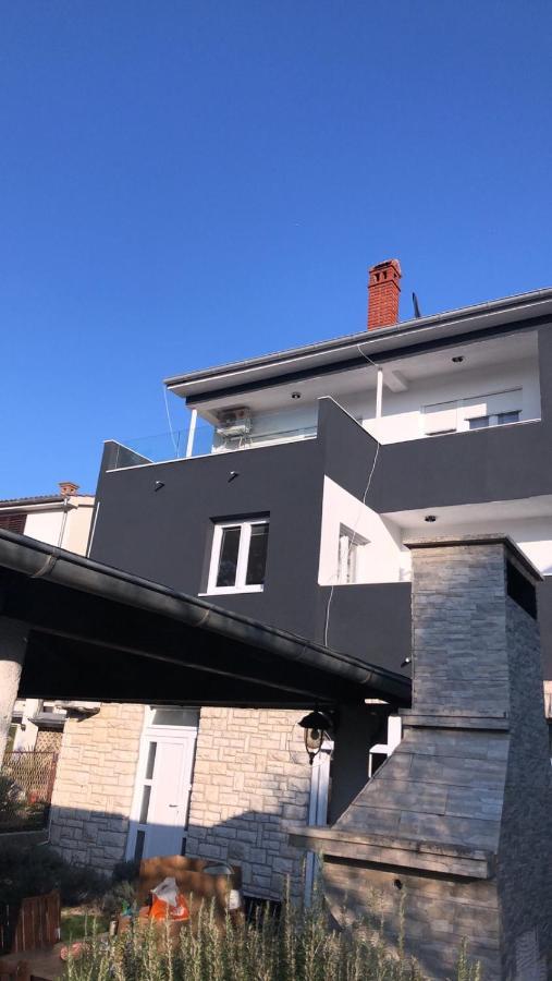 Apartment Deni Pula Ngoại thất bức ảnh