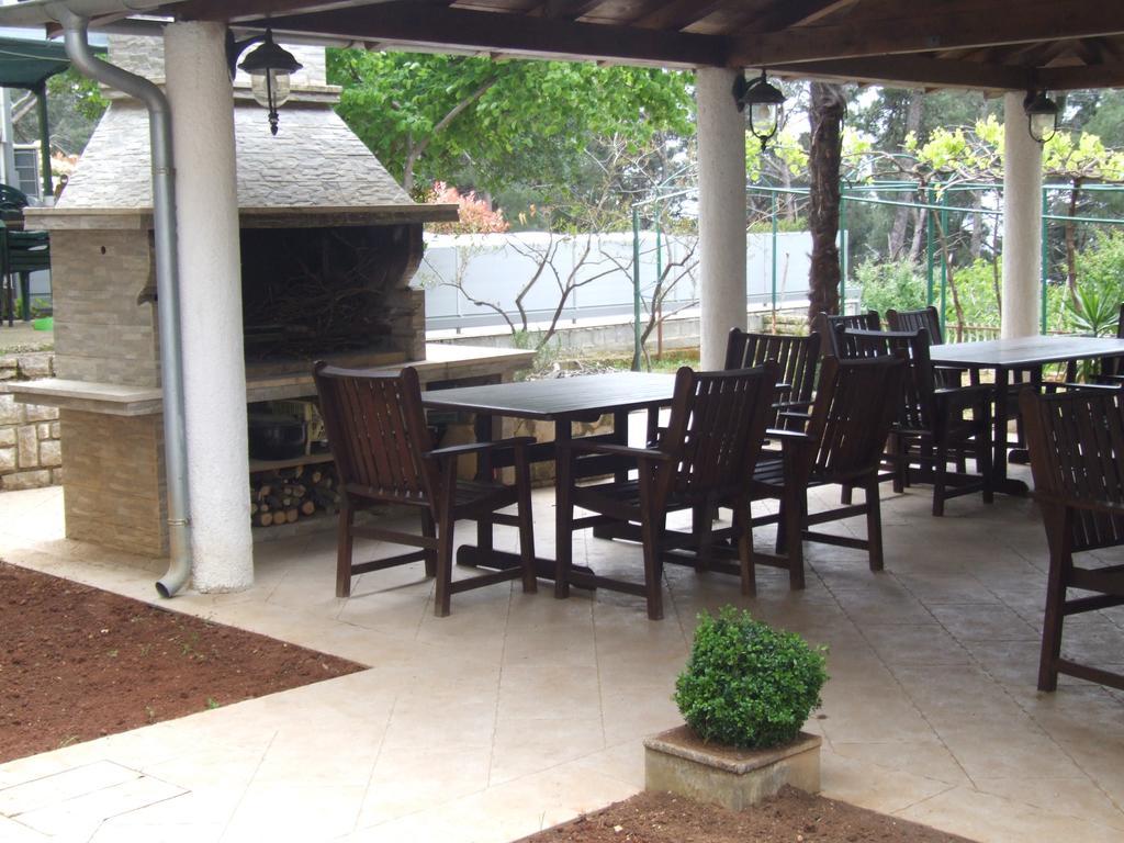 Apartment Deni Pula Ngoại thất bức ảnh