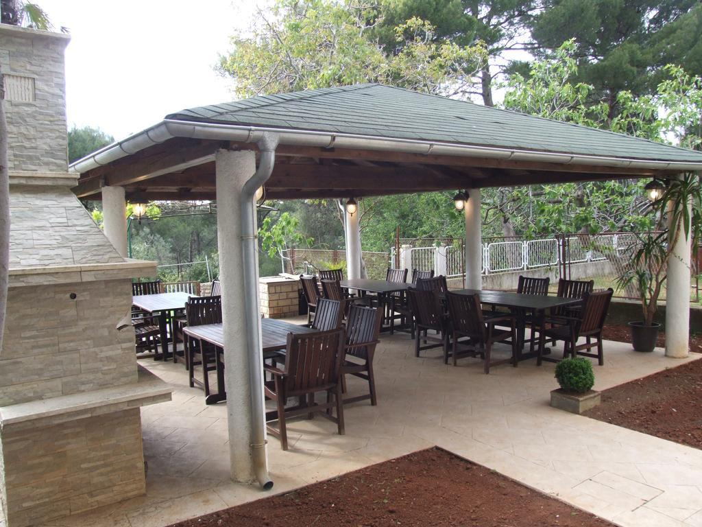 Apartment Deni Pula Ngoại thất bức ảnh